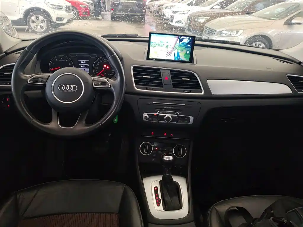 Audi Q3 2016 — фото 10