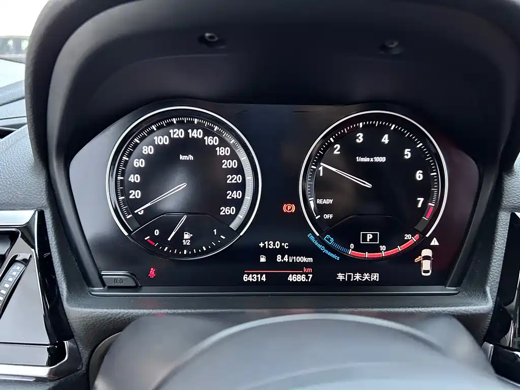 BMW 1 Series 2022 — фото 15