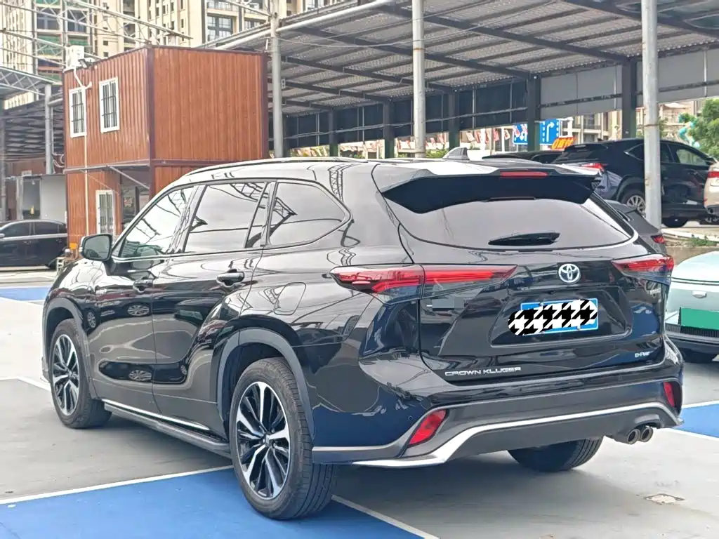 Toyota Crown Kluger 2024