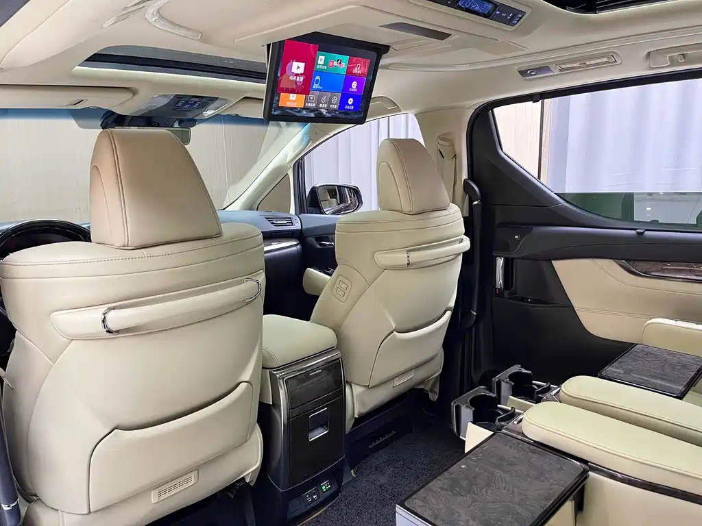 Toyota Alphard 2021 — фото 8