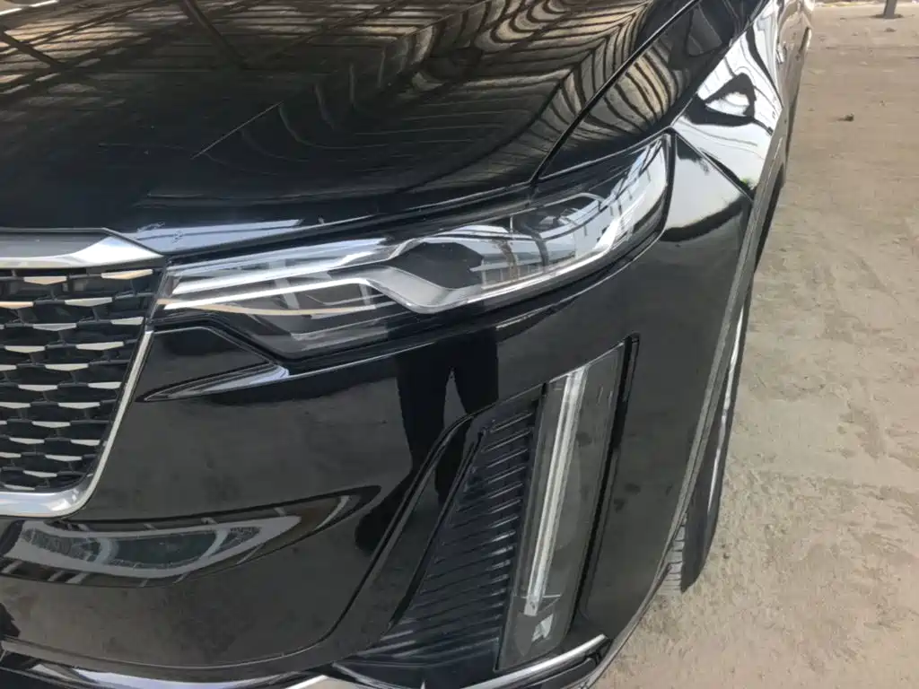 Cadillac XT6 2021 — фото 24