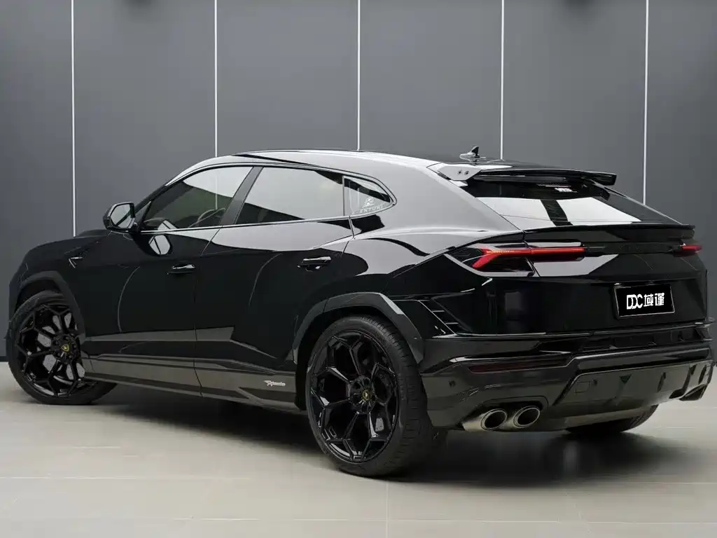 Lamborghini Urus 2023 — фото 2