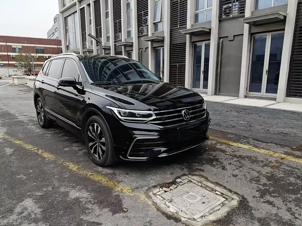 Volkswagen Tiguan L 2023 — фото 3