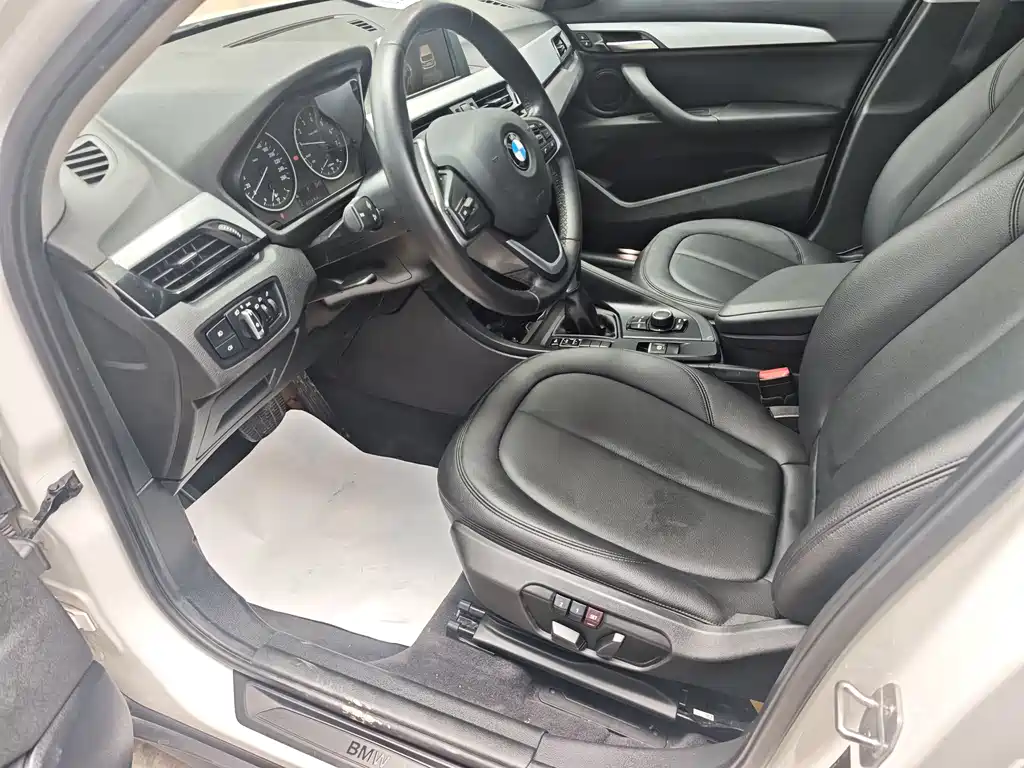 BMW X1 2017 — фото 9