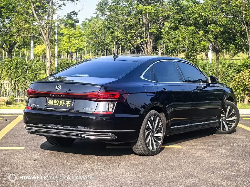 Volkswagen Passat 2023 — фото 7