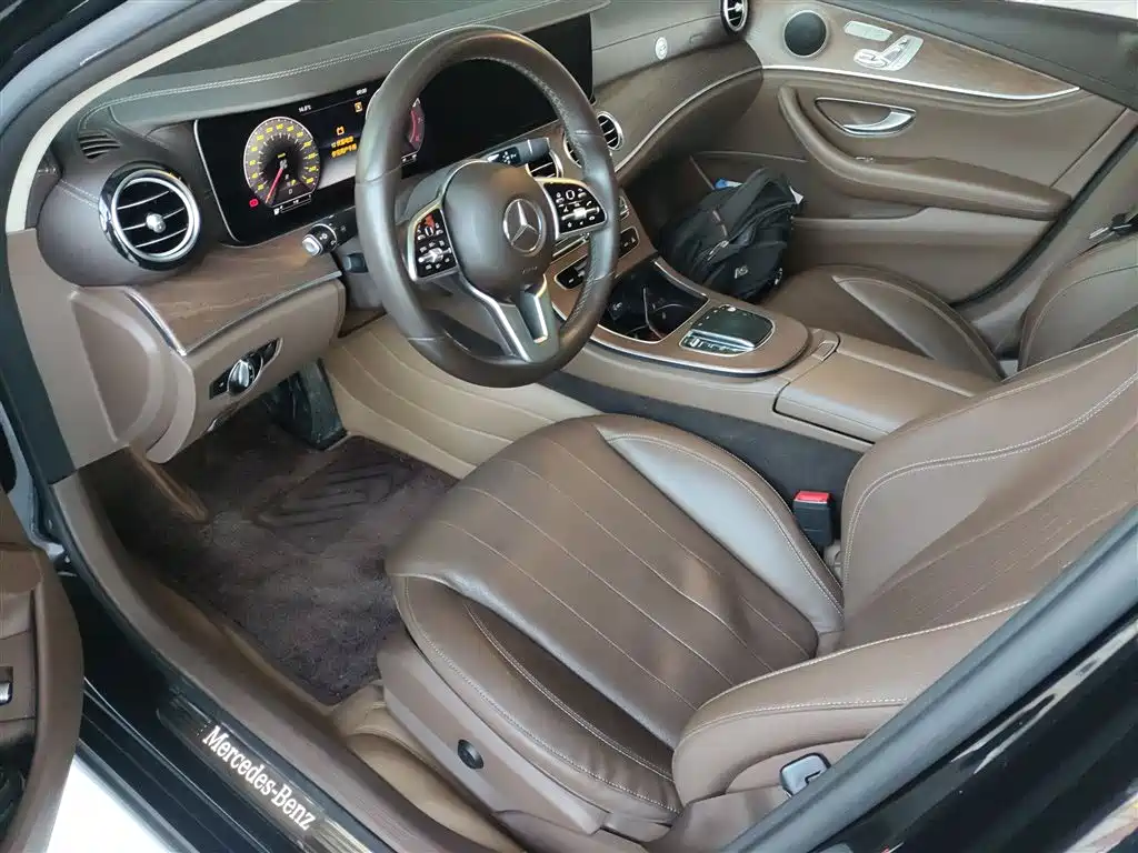 Mercedes-Benz E-Class 2020 — фото 15