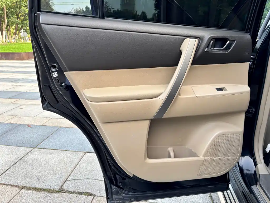 Toyota Highlander 2014 — фото 14