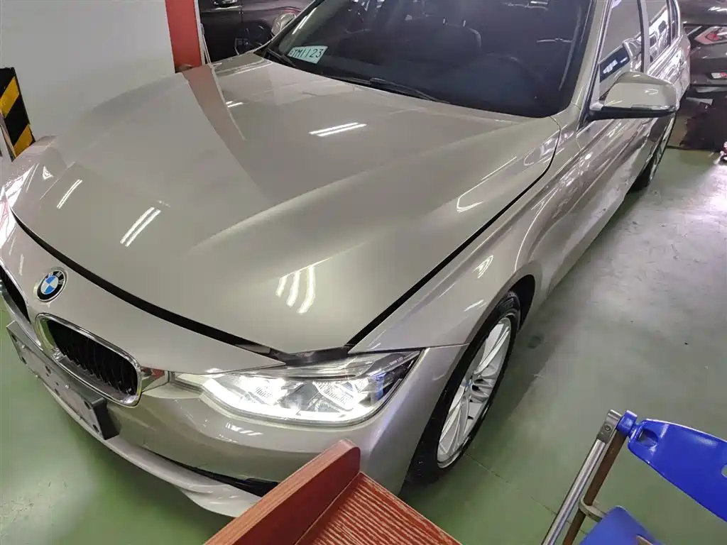 BMW 3 Series 2017 — фото 1