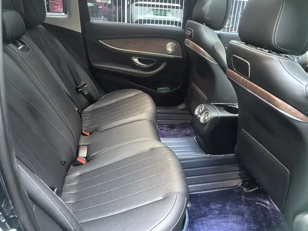 Mercedes-Benz E-Class 2020 — фото 19