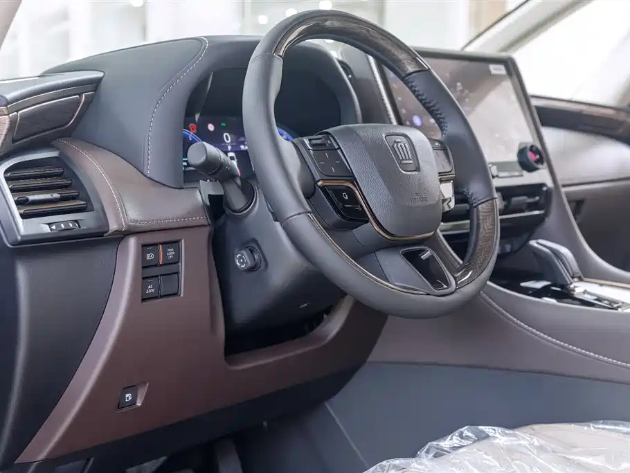 Toyota Vellfire 2024 — фото 10