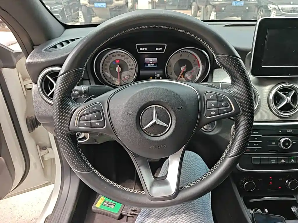 Mercedes-Benz CLA 2016 — фото 11