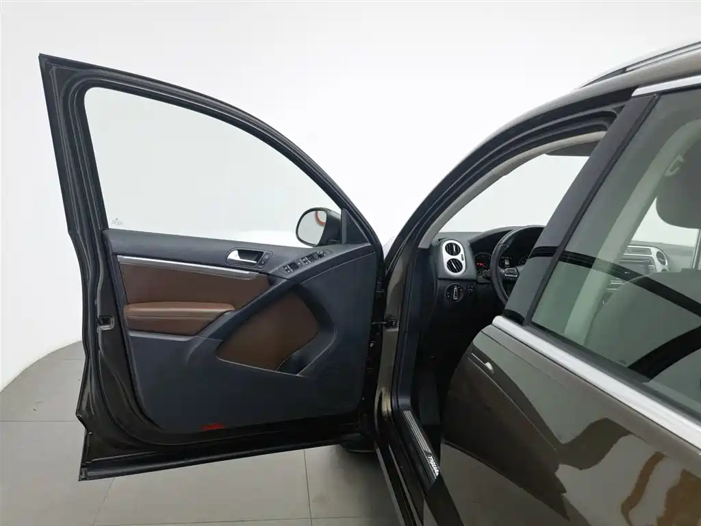 Volkswagen Tiguan 2015 — фото 8