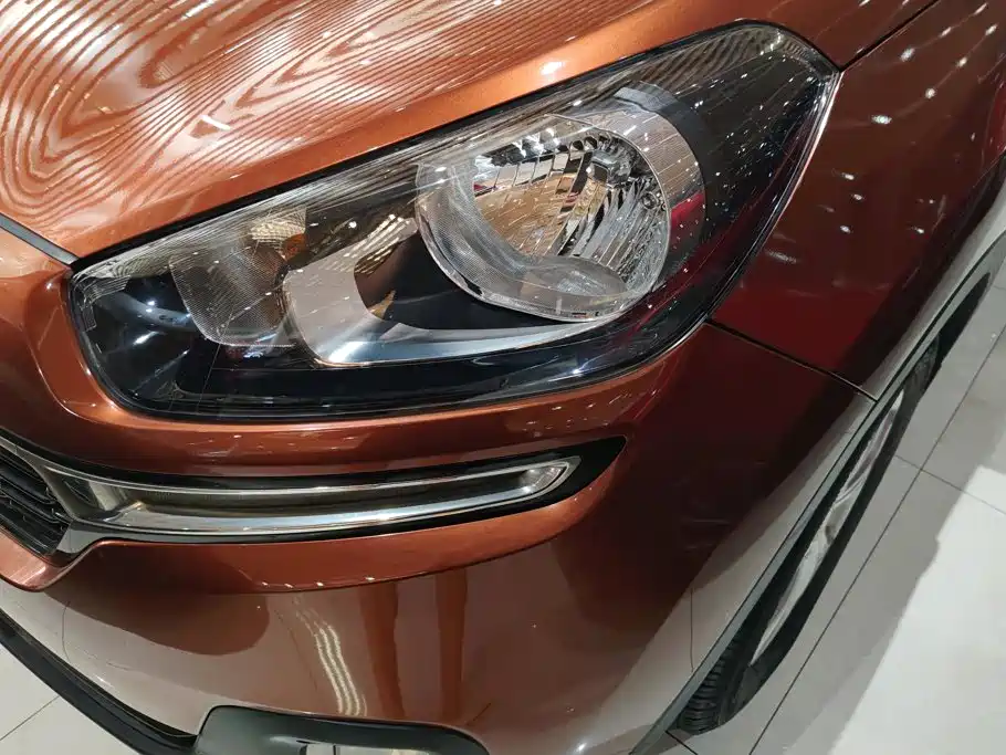 Kia KX3 Proud Running 2015