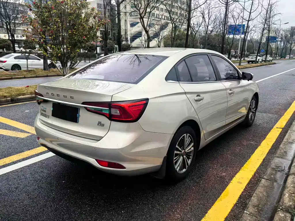 Roewe i5 2019 — фото 10