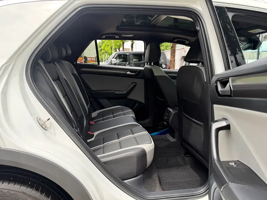 Volkswagen T-Roc 2025 — фото 16
