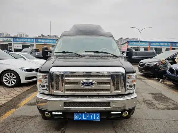 Ford E350 2011