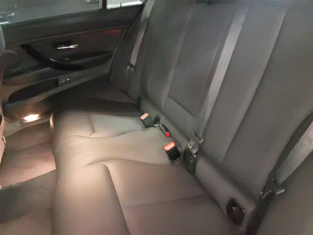 BMW 3 Series 2017 — фото 13