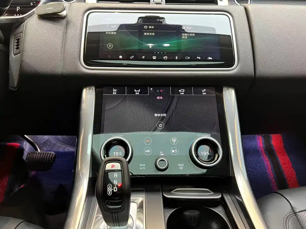 Land Rover Sport 2020 — фото 11