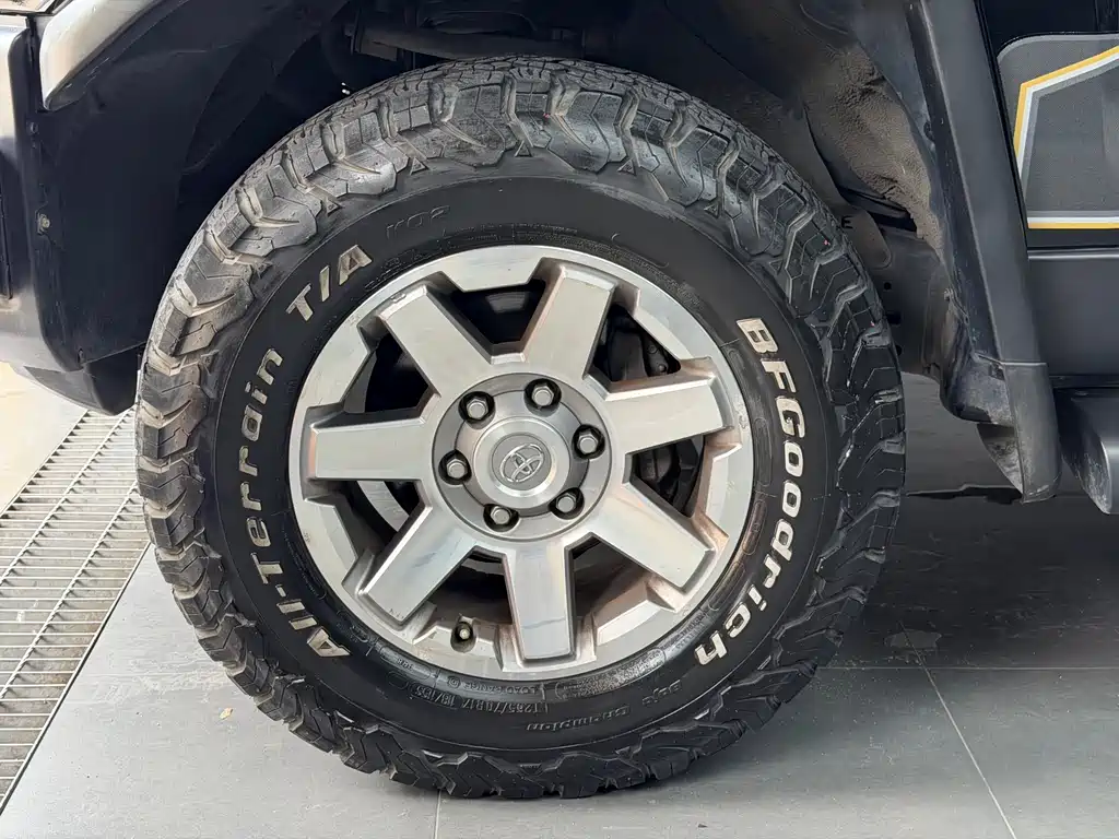 Toyota FJ Cruiser 2019 — фото 4