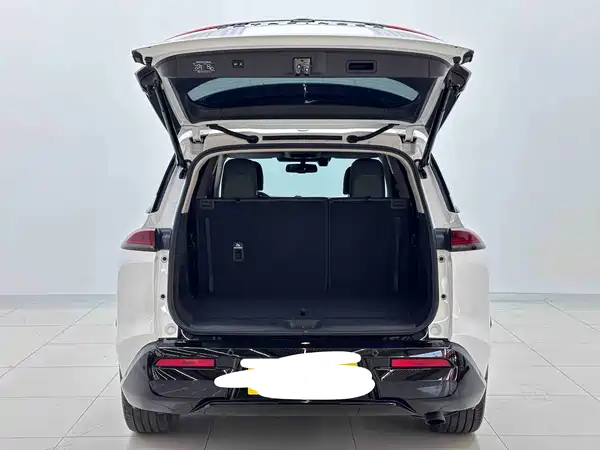 Nissan Explore The Land 2024