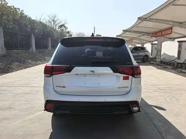 Mitsubishi Outlander 2022