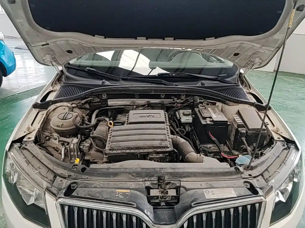 Skoda Octavia 2015 — фото 20