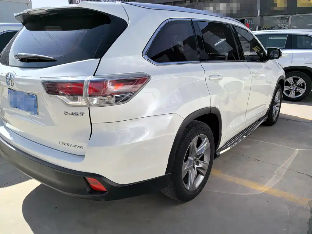 Toyota Highlander 2017 — фото 6
