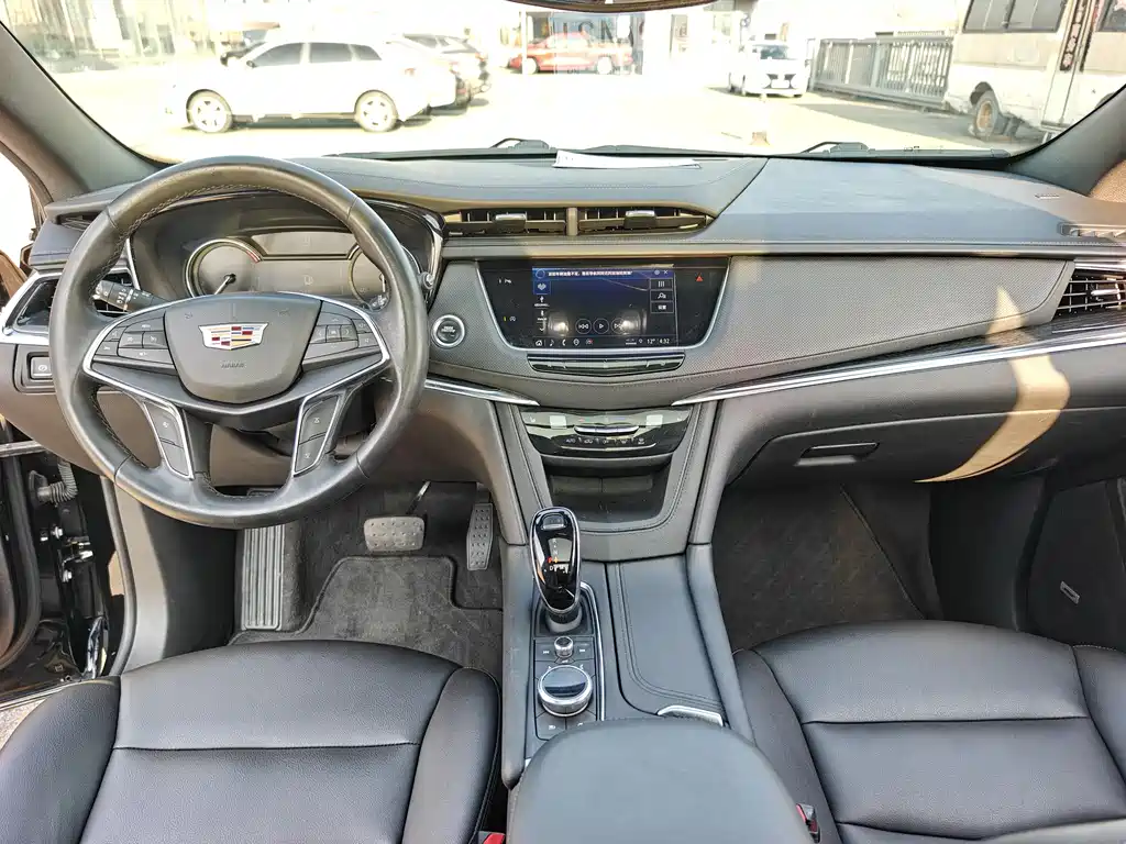Cadillac XT5 2021 — фото 10