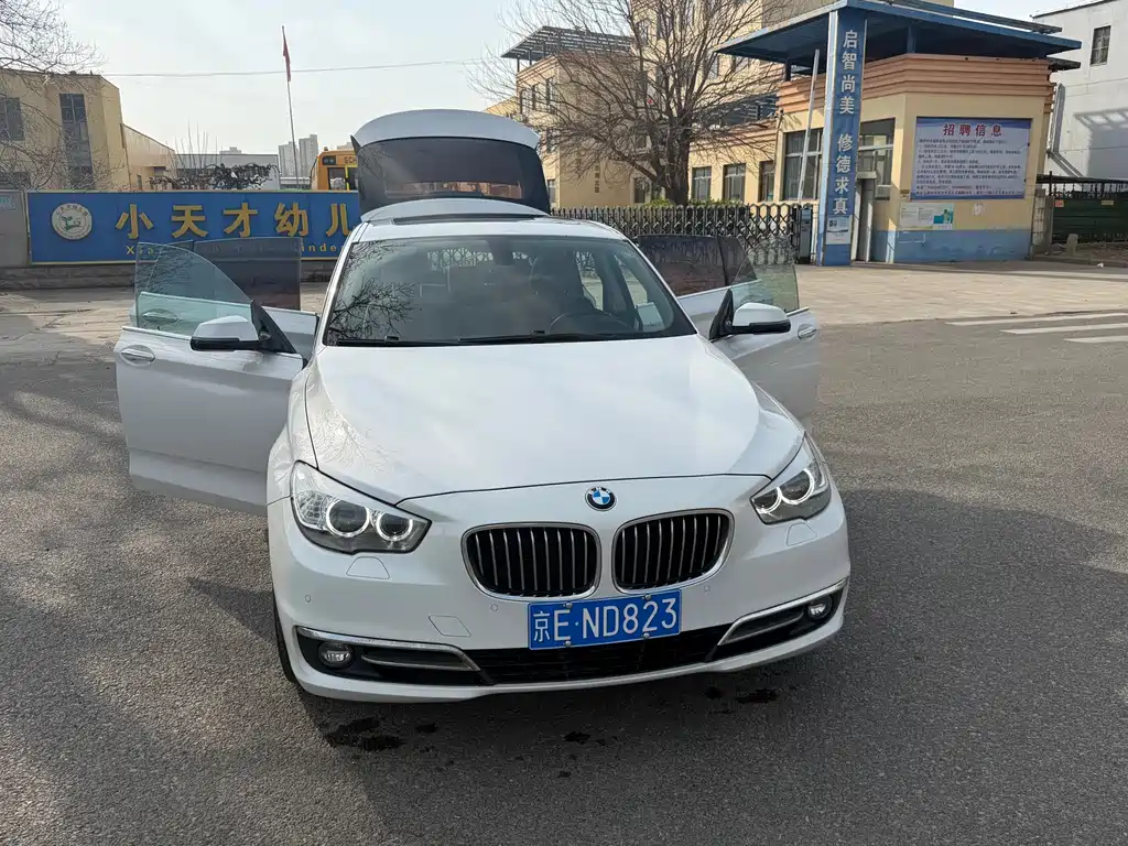 BMW 5 Series GT 2017 — фото 10