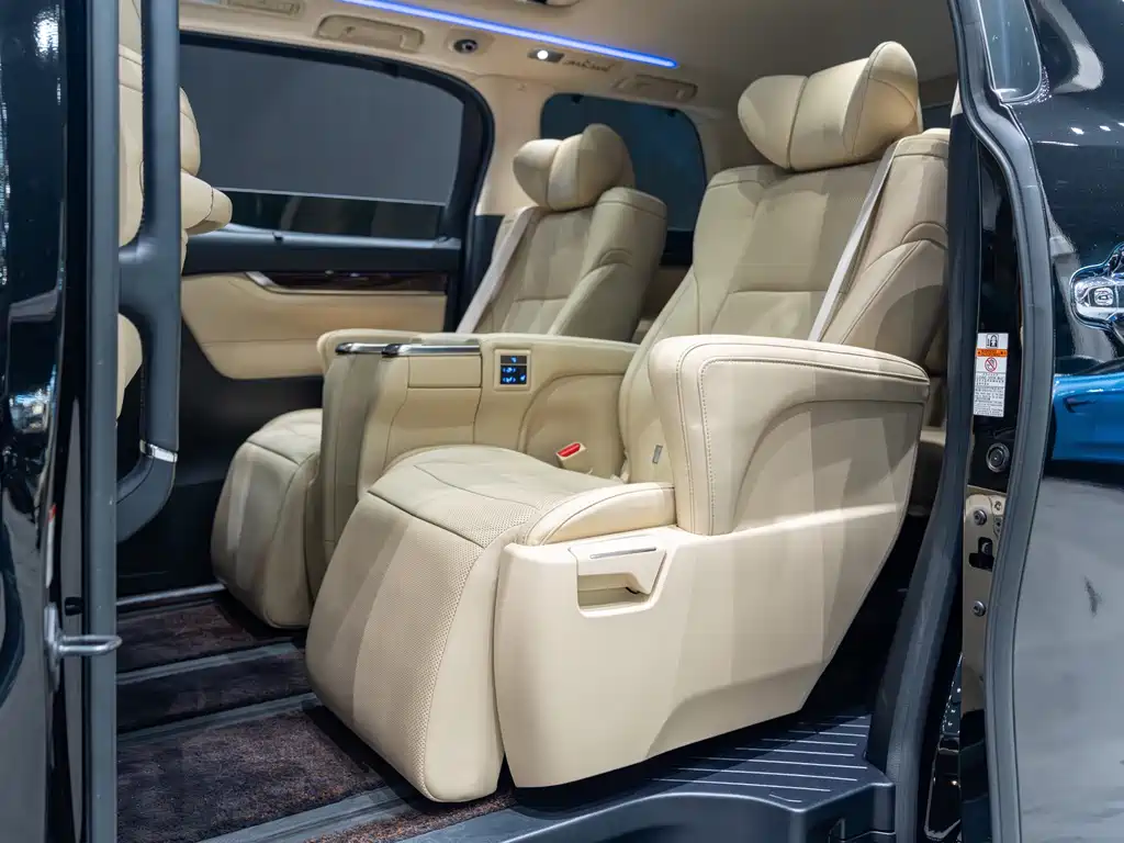 Toyota Alphard 2019 — фото 10