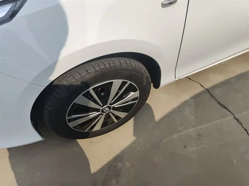 Toyota Yaris L 2019 — фото 24