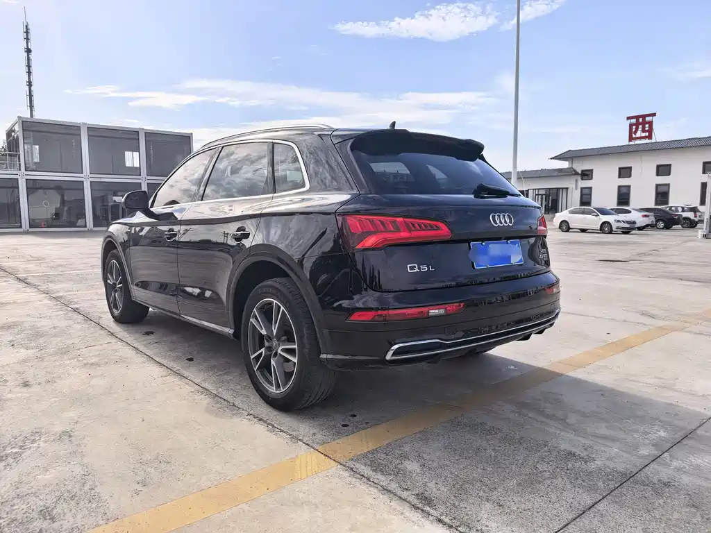 Audi Q5L 2019 — фото 7