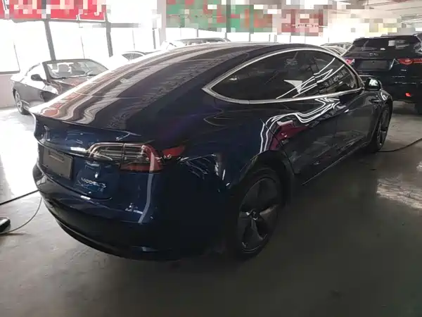 Tesla Model 3 2020