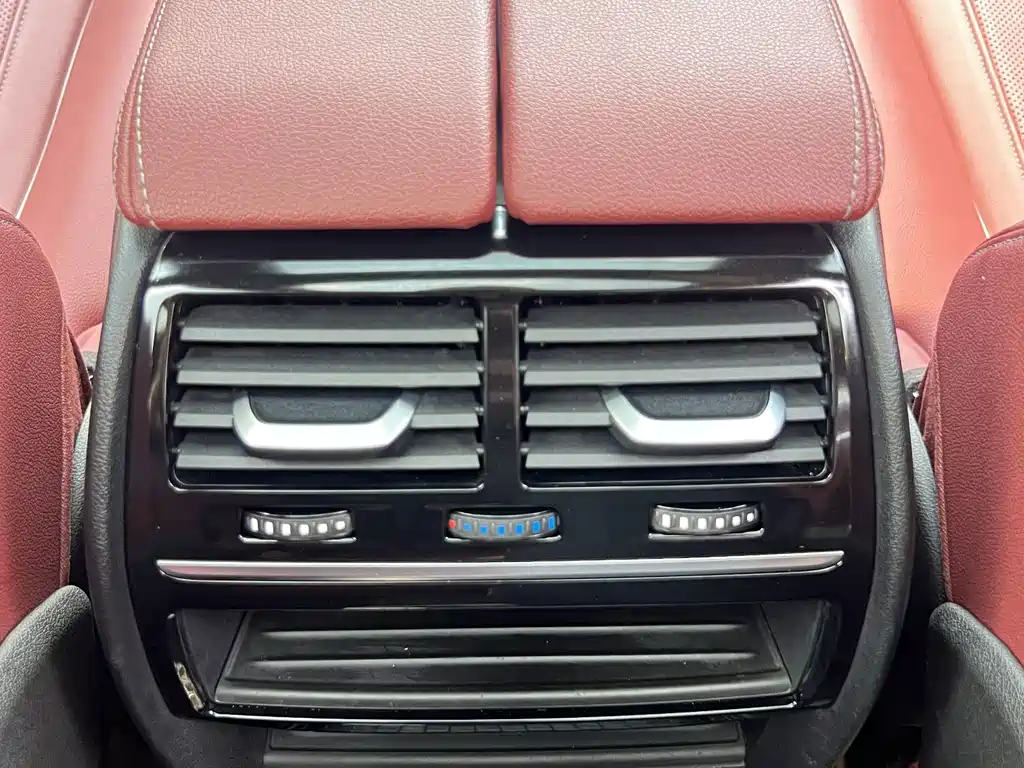 BMW 5 Series New Energy 2021 — фото 15