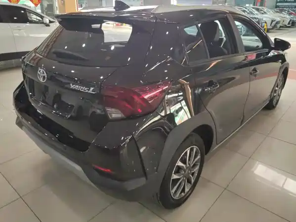 Toyota Yaris L 2021