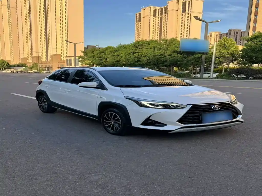 Toyota Yaris L 2021 — фото 4
