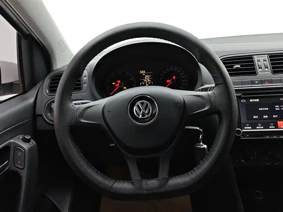 Volkswagen Polo 2015 — фото 15