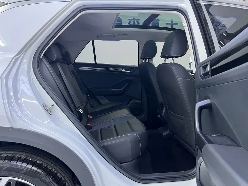 Volkswagen T-Roc 2023 — фото 21
