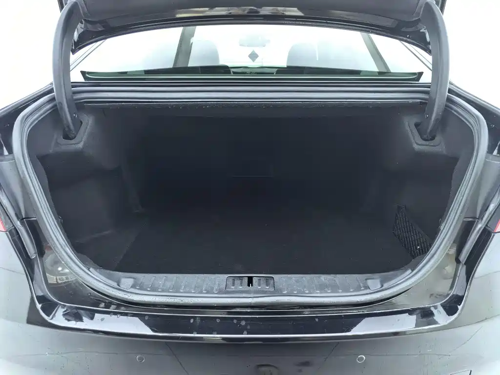Ford Taurus 2019 — фото 29