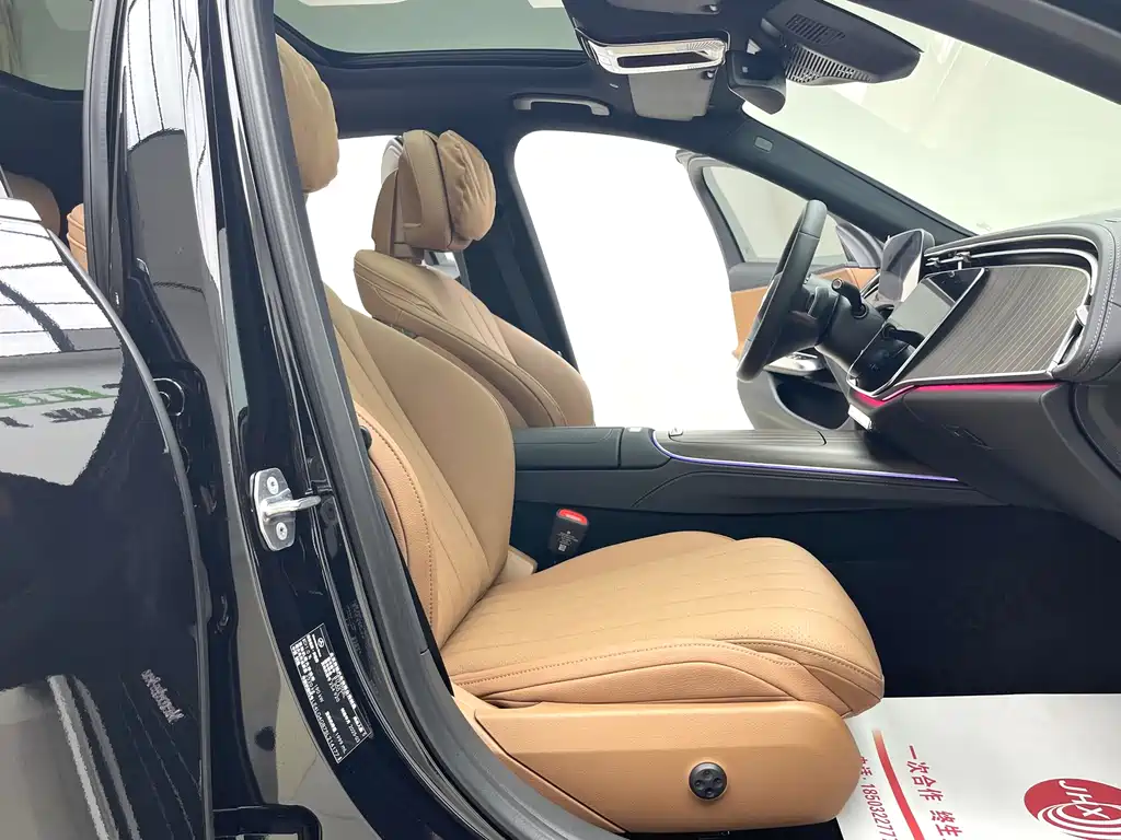 Mercedes-Benz E-Class 2025 — фото 10