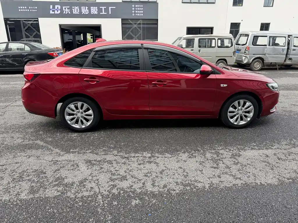 Buick Excelle 2018 — фото 11