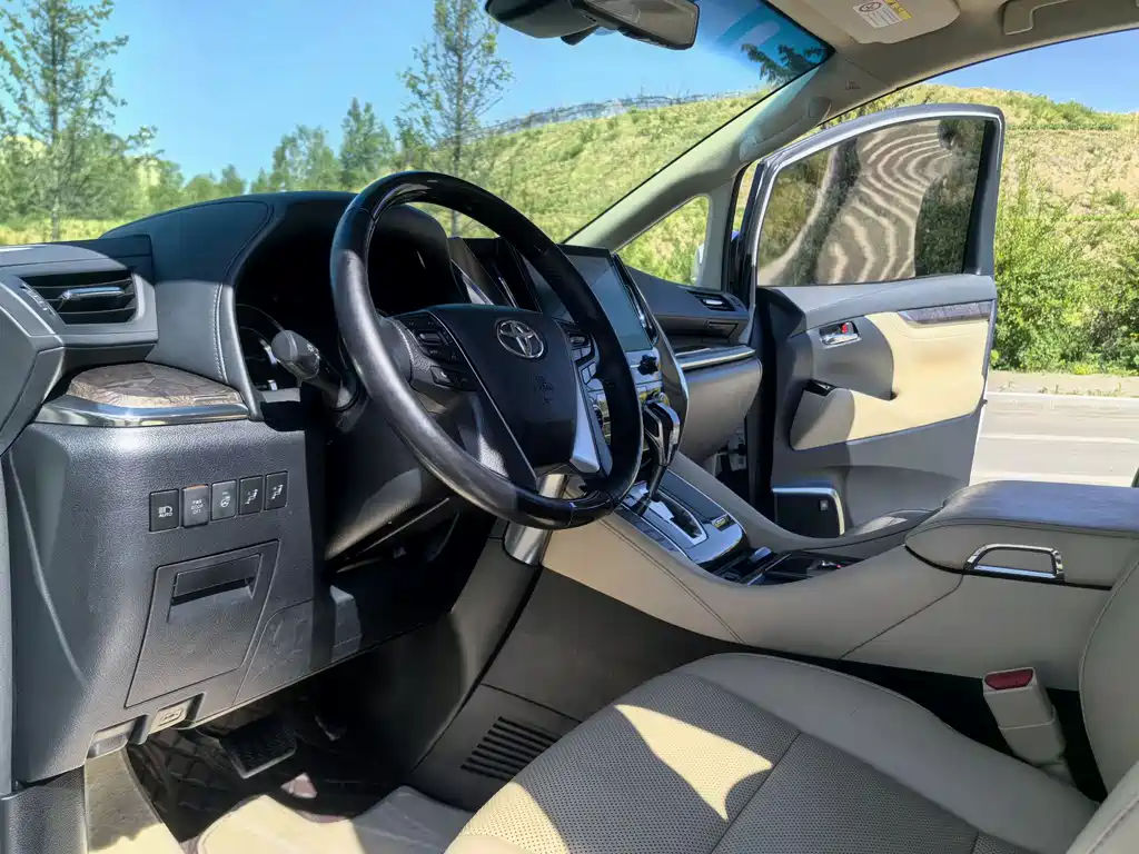Toyota Alphard 2021 — фото 9