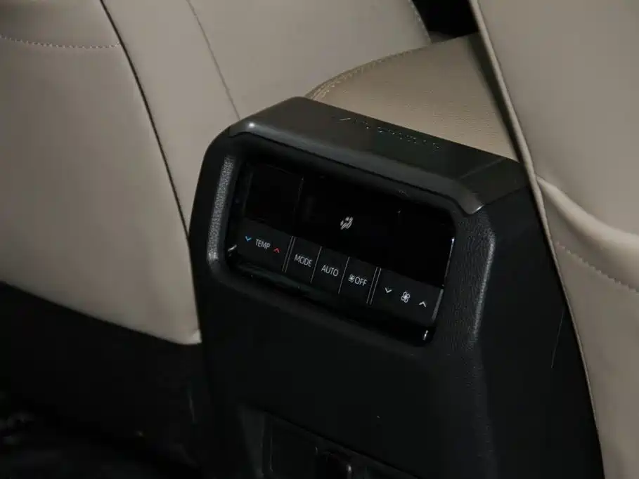 Toyota Prado 2025 — фото 19