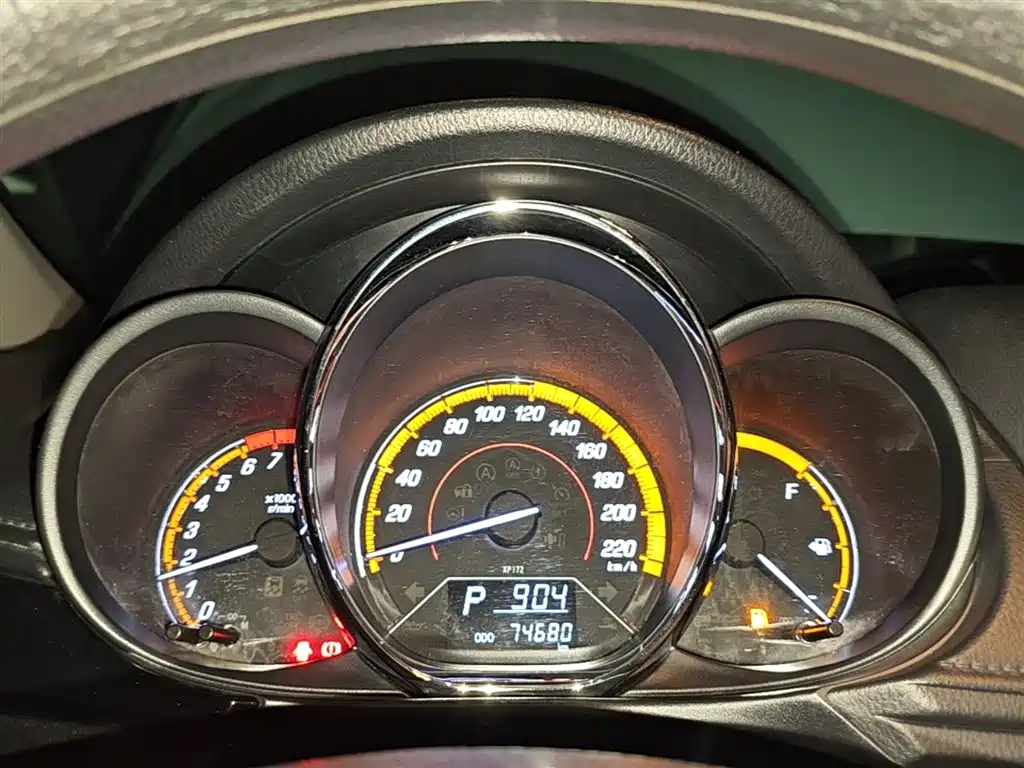 Toyota Yaris L 2022 — фото 12