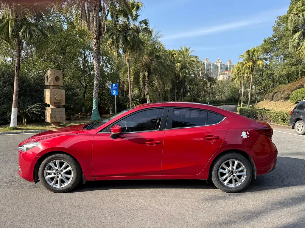 Mazda 3 Axela 2019 — фото 5