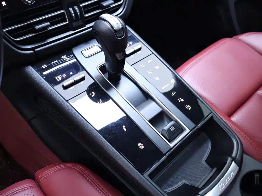 Porsche Macan 2023 — фото 14