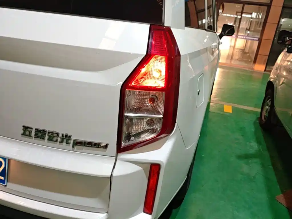 Wuling Hongguang PLUS 2020 — фото 8