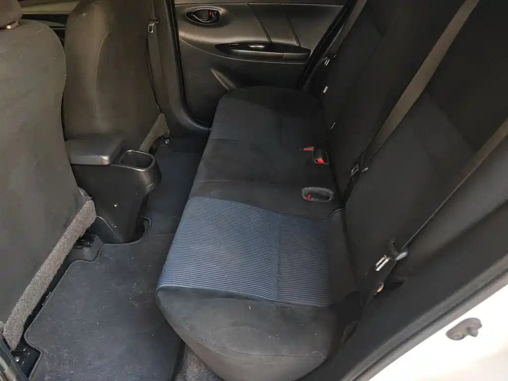 Toyota Yaris L 2019 — фото 17