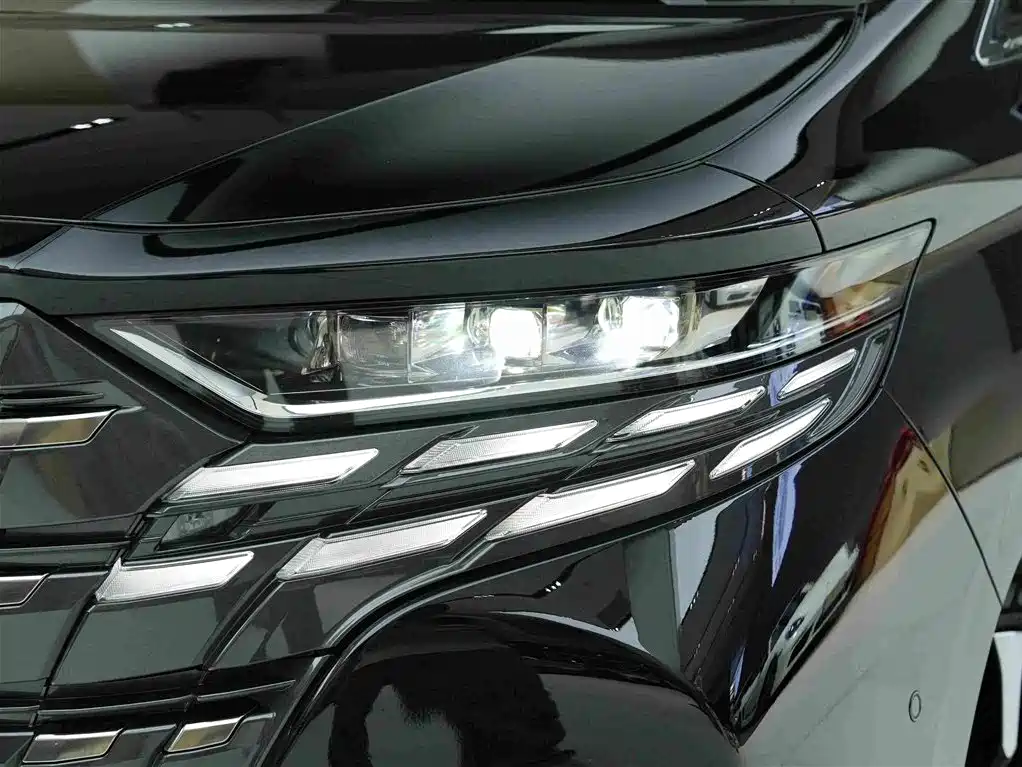 Toyota Alphard 2025 — фото 25