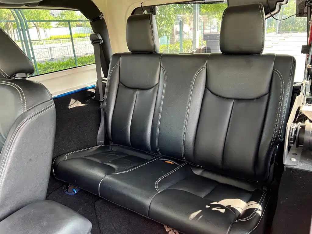 Jeep Wrangler 2015 — фото 14